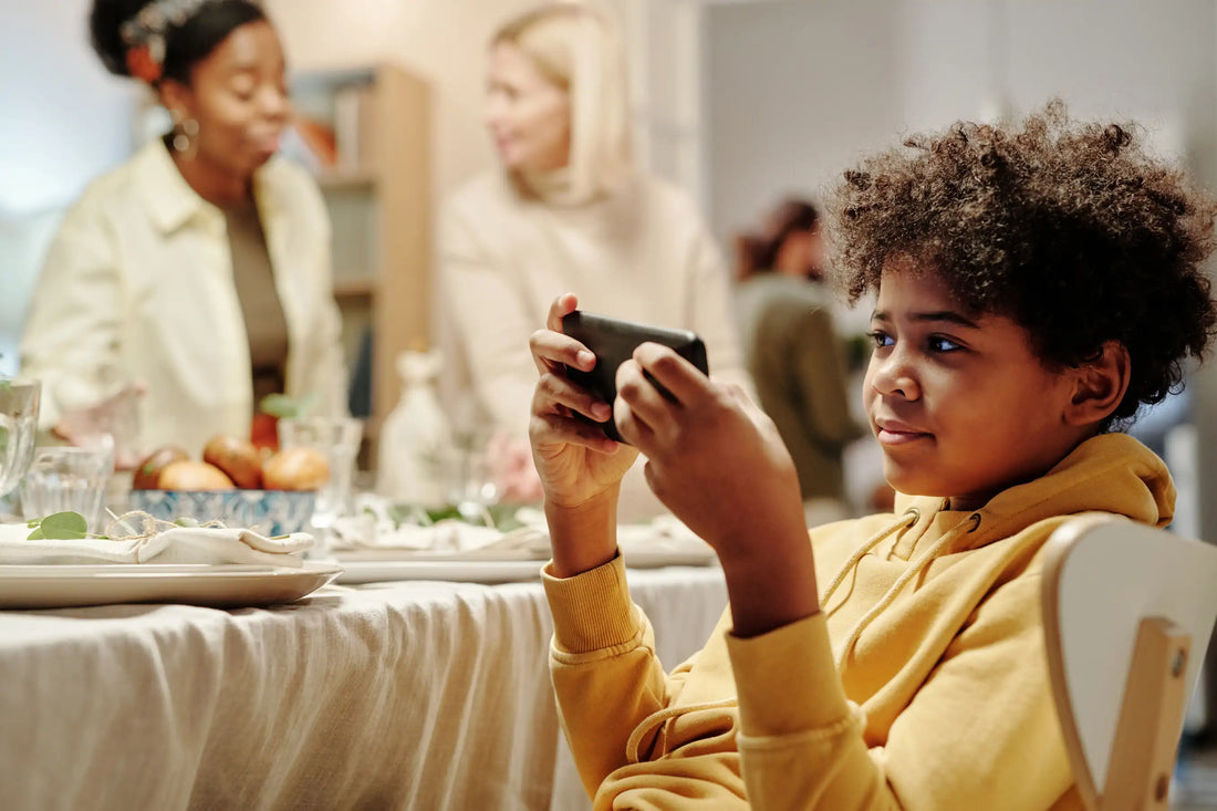 Have Smartphones Changed What Happens At America’s Kitchen Tables?